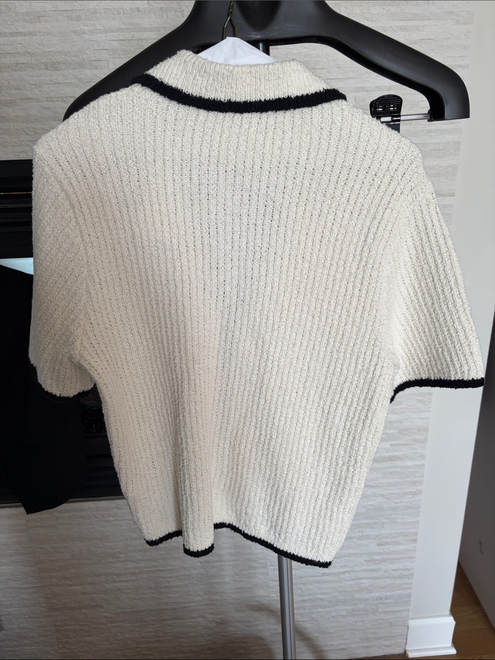 Abercrombie & Fitch Cream Short-Sleeve Knit Cardigan with Black Trim - Picture 5 of 6
